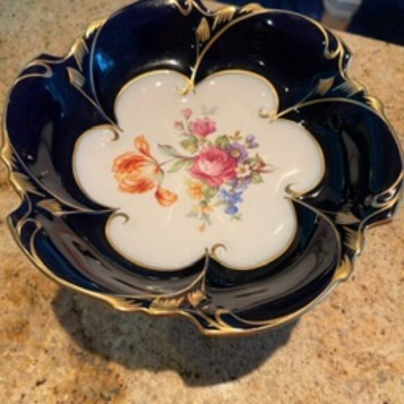 JLMENAU GRAF VON HENNEBERG porcelain pedestal cake plate - Picture 1 of 10